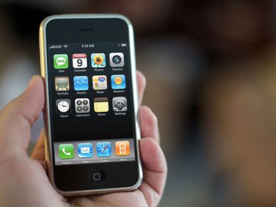 Original 2007 4GB iPhone sells for $190,000 at auction, setting new record