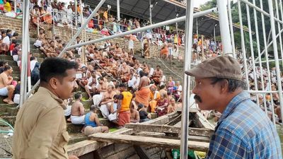 Huge crowds throng banks of Bharathapuzha to offer ‘bali’ for ancestors