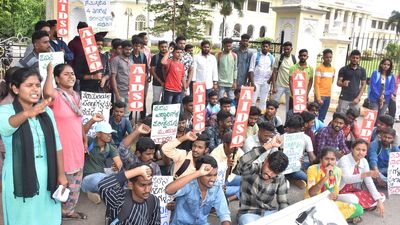 Students of degree colleges stage protest in Mysuru