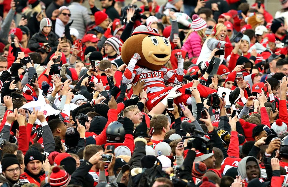 Top 10 Most Massive Fan Bases In College Football.…