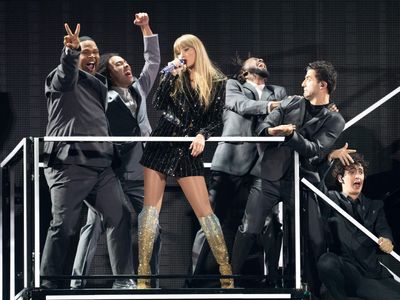 Taylor Swift just made Billboard history, again