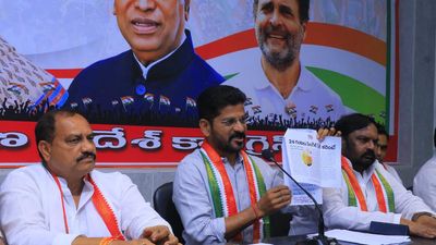Ryots told to attend Rythu Vedika meetings and demand farm loan waiver, 24-hour power