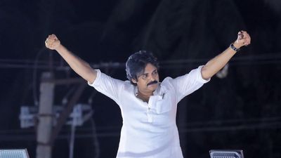 Invitation to Pawan Kalyan for NDA meet in Delhi hogs political limelight in Andhra Pradesh