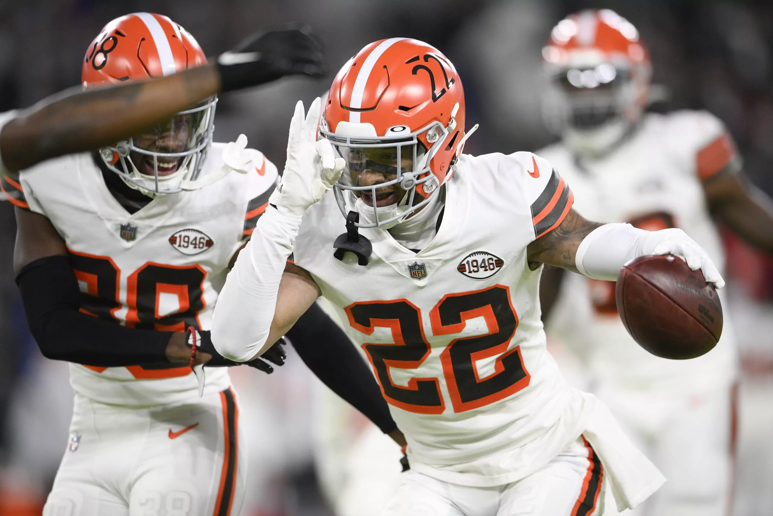 NEW: Browns reveal white hot new helmet to pair with 1946 throwbacks