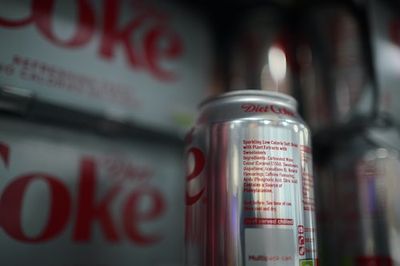 The WHO Says Aspartame is “Possibly Carcinogenic” — But This Public Health Organization Disagrees