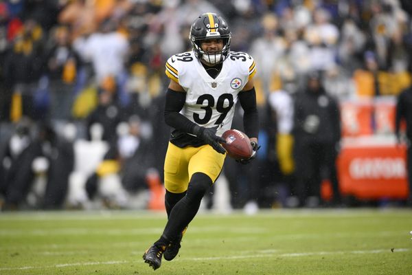 Cam Heyward and Kenny Pickett joke about rumors of Steelers offense