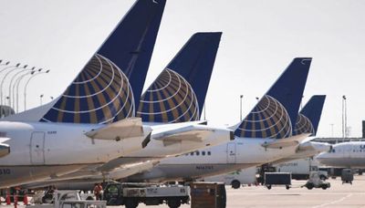 Emergency slide falls from United Airlines plane near O’Hare, lands in backyard