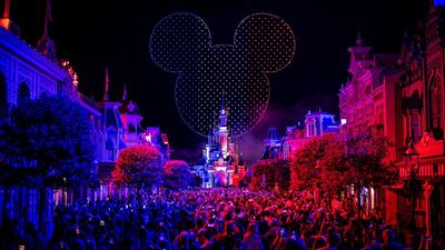 Disneyland Paris Just Held A Record-Breaking Drone Show, And It's Time For Disney World To Get Its Act Together