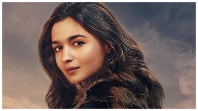 Alia Bhatt stuns as Keya Dhawan in the first look of 'Heart of Stone'; fans say 'can't wait!' - See poster