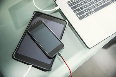 This genius smart plug makes your phone battery last longer, for way less than $10