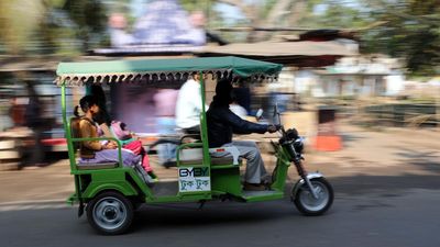 Data | E-rickshaws to two-wheelers: The shift in the share of electric vehicles