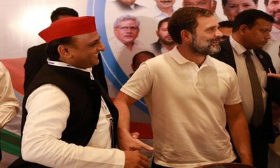 Opposition Meeting: Great bonhomie between Akhilesh Yadav and Rahul Gandhi seen during Bengaluru conclave