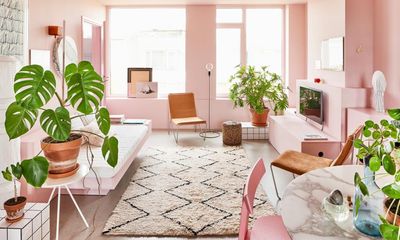 A 1950s flat in Arnhem is pretty in pink