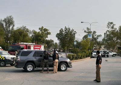 Suicide bomber targets truck carrying troops in northwestern Pakistan, wounding 8 people