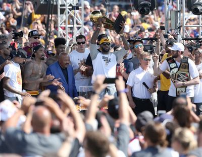 LeBron James gives white helmets the stamp of approval