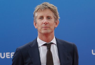 Ex-Ajax and Manchester United goalie Van der Sar leaves intensive care after bleed around his brain