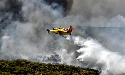 EU sends water bombers to help fight wildfires around Athens