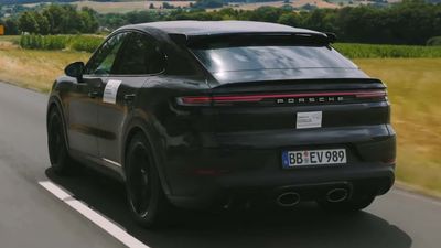 Porsche Cayenne Plug-In Hybrid V8 Hot Version With 700+ HP Confirmed