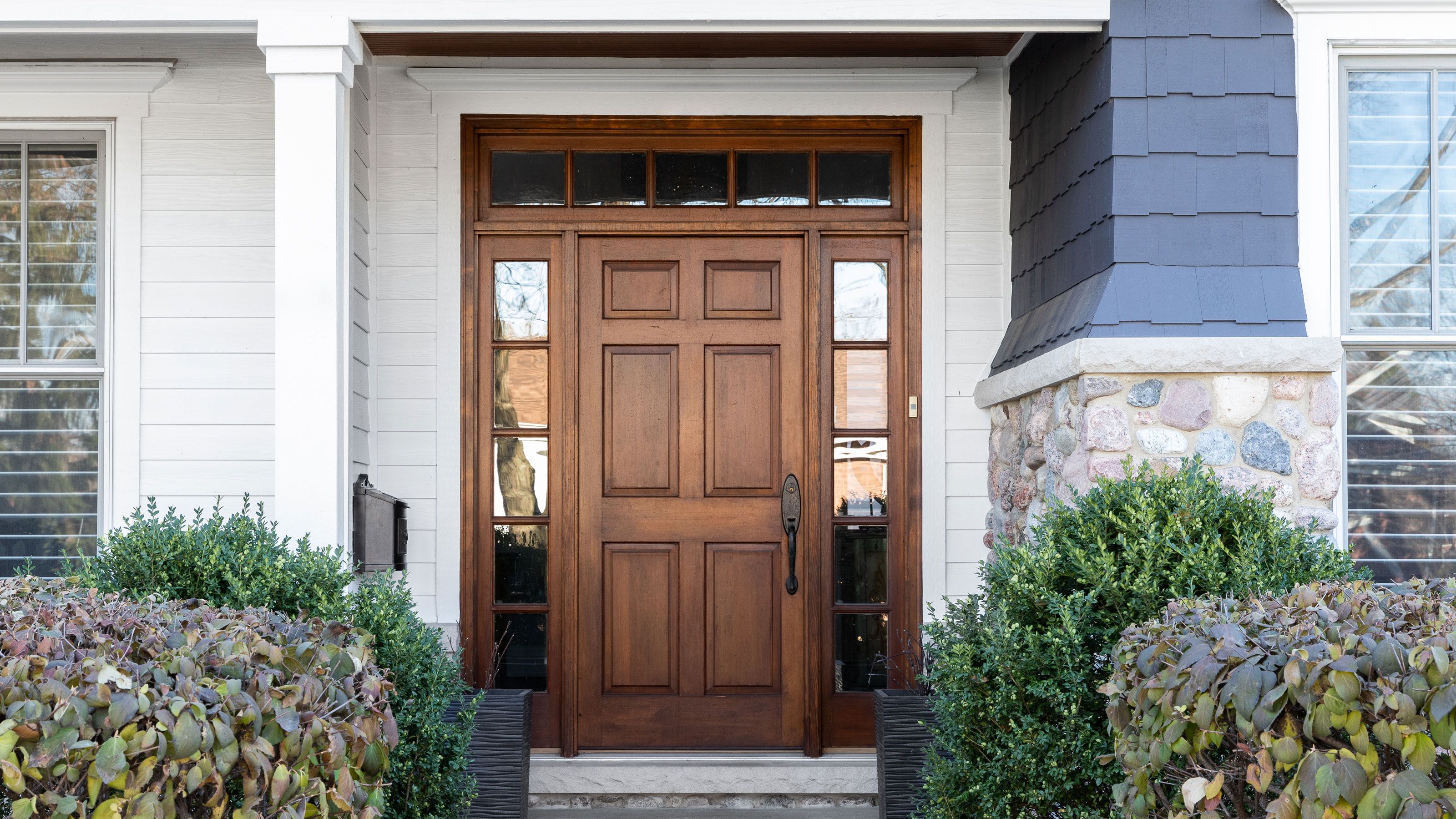 How to make a front door look more expensive 5…