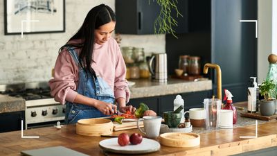 Professional chef shares warning about wooden chopping boards