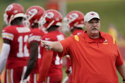 Chiefs HC Andy Reid thinks rookie head start at training camp is beneficial