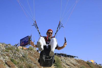 EU Diplomat’s Paragliding Stunt In Gaza Sparks Controversy