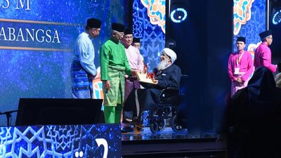 Malaysia honours Kanthapuram with Hijra Award