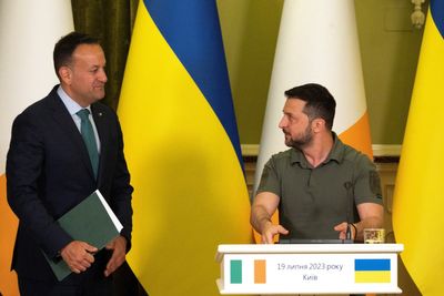 Varadkar to stress morale boost EU accession could offer to Ukraine’s soldiers