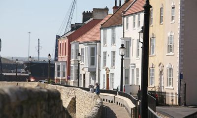 UK housing market forecast to avoid slump despite zero growth in prices