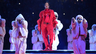 7 Epic Celebrity Pregnancy Announcements, Including Rihanna's Super Bowl Reveal