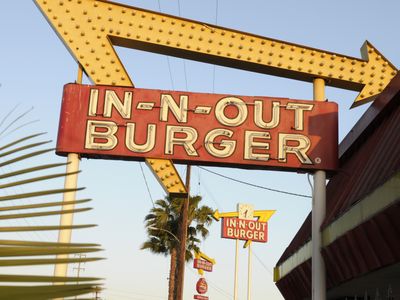 In-N-Out Burger bans employees in 5 states from wearing masks