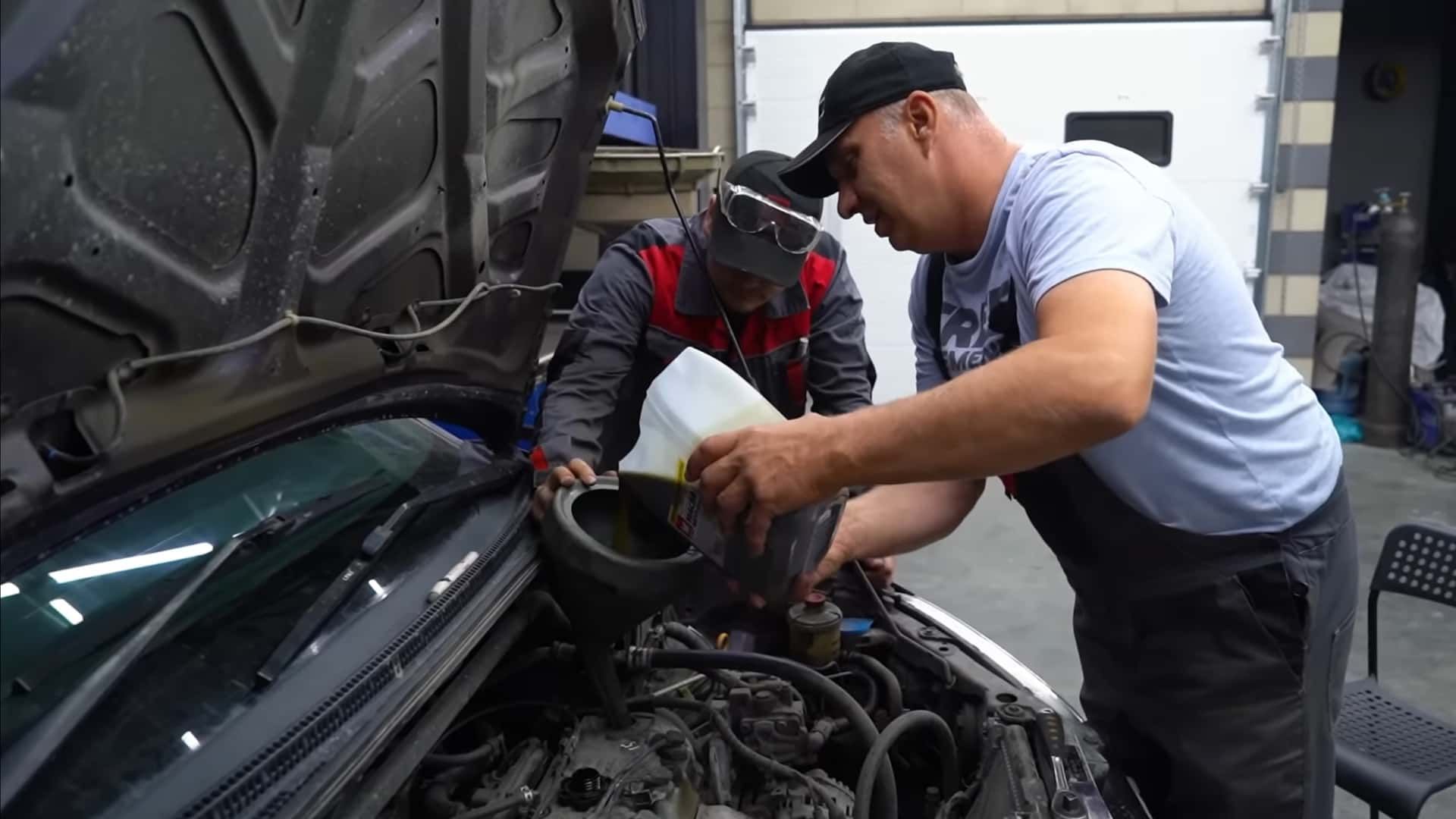 See How Honda Odyssey Runs With Its Engine Oil…