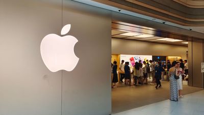 Apple Tests Its AI Framework and 'Apple GPT'