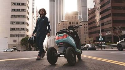 X-OTO Is An Odd Tilting Three-Wheeled Electric Scooter