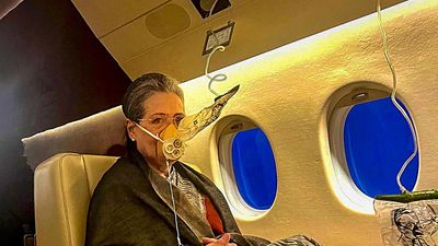 ‘Ma, the epitome of grace under pressure,’ says Rahul Gandhi, shares pictures of Sonia wearing oxygen mask in snag-hit aircraft