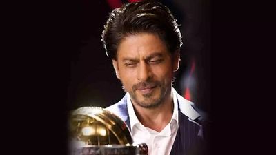 ICC shares photo of Shah Rukh Khan with ODI World Cup trophy