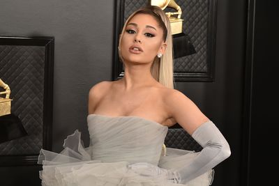 Ariana Grande’s mid-century modern kitchen is surprisingly perfect for relaxation