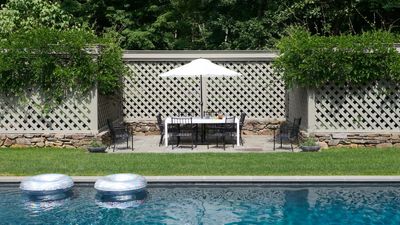 These are the only colors you should be painting your backyard fence – if you want to add value to your home