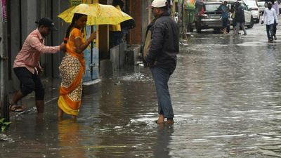 Chief Secretary directs officials to be on alert in view of heavy rain forecast in Telangana for next 48 hours