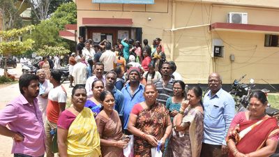 Gruha Lakshmi: Mysuru DC visits centres to check registration process