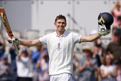 Zak Crawley’s rapid century puts England on top in fourth Ashes Test