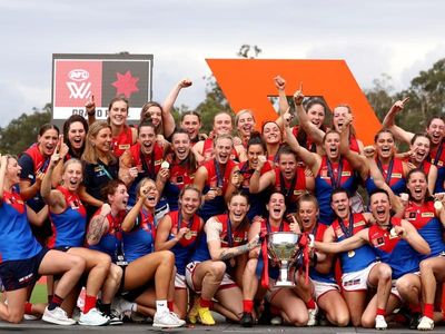 AFLW players agree on 10-round regular season in 2023