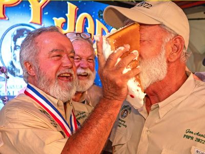 Annual Hemingway Look-Alike Contest begins in Florida Keys