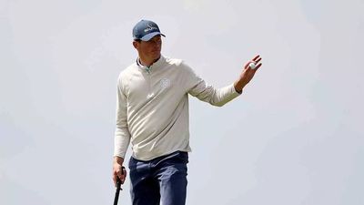 British Open: Amateur Lamprecht, Fleetwood share early lead