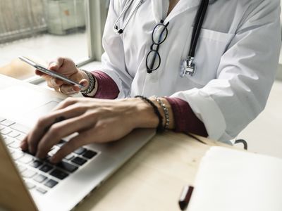 'Hi, Doc!' DM'ing the doctor could cost you (or your insurance plan)