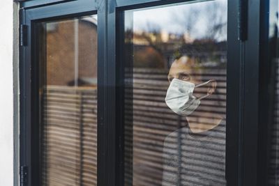 COVID in your house? Isolating from sick family members may not do much good, according to a new study