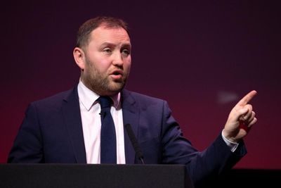 Ian Murray: Sarwar and Starmer are 'both right' on two-child cap