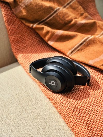 Beats’ Studio Pro Headphones Outshine AirPods Max on Battery Life and Price