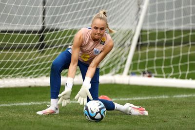 Ellie Roebuck: England and Man City goalkeeper in profile
