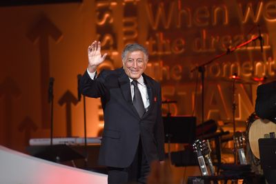 Celebs mourn the loss of Tony Bennett